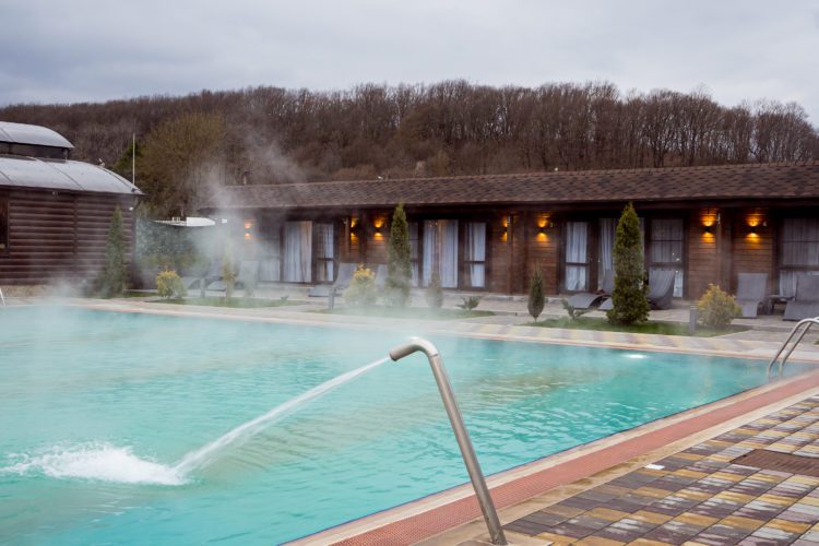 Целебный термального источника Кедровый бор в Адыгее